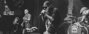 Leia mais sobre o artigo Garage Fuzz celebra 35 anos entre legado, resistência e novos caminhos no hardcore brasileiro